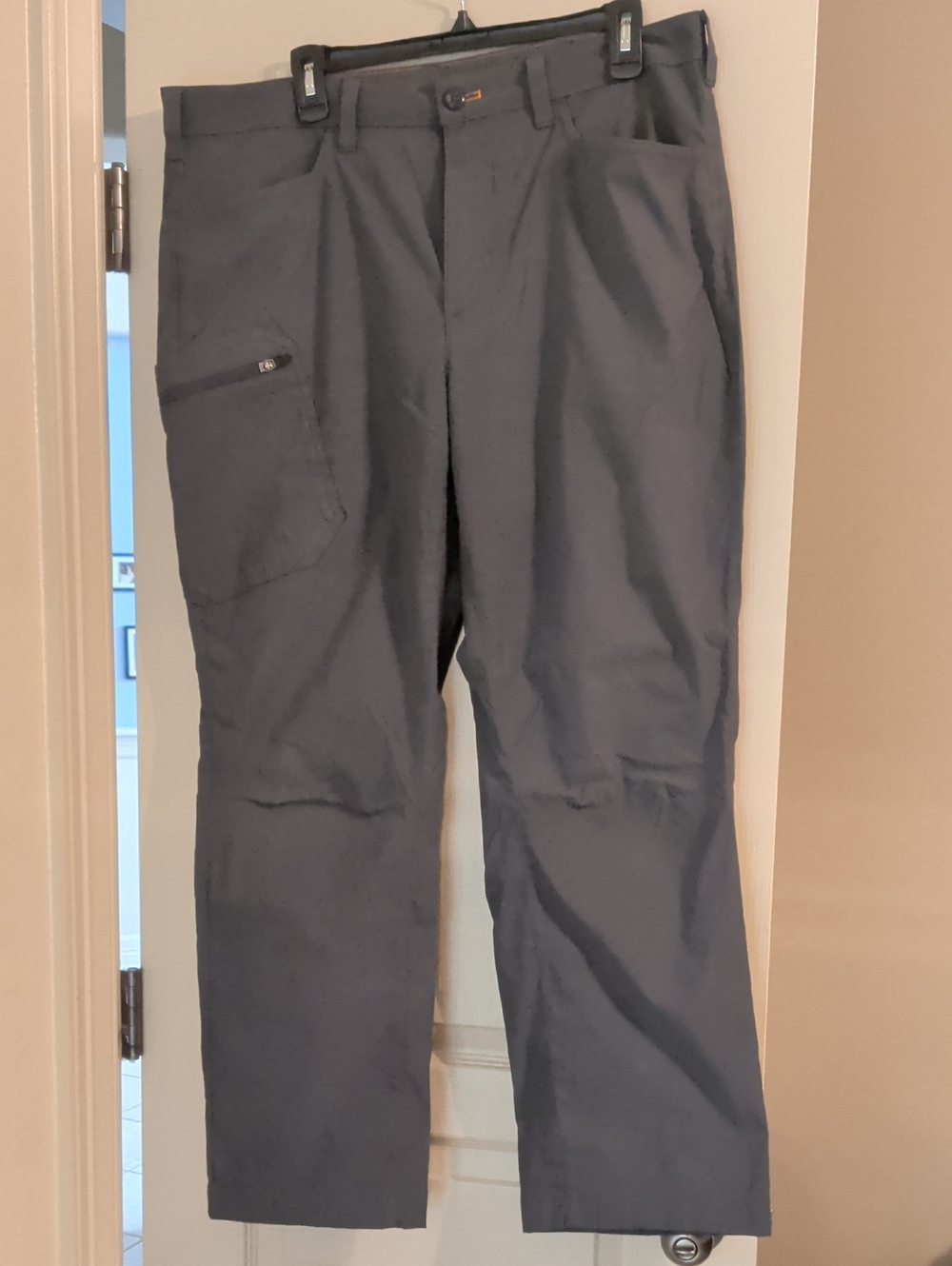 Eddie Bauer Men's Gray Cargo Pants